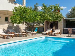 Apartment Sonnenschein by Interhome