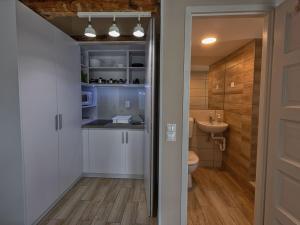 Apartment Charmantes Appartement Caesar mit Terrasse by Interhome