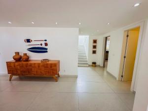 Casa na Ferradura com Piscina Privativa