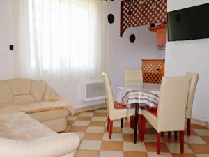 Apartment Stimmungsvolle Ferienwohnung mit großem Garten by Interhome