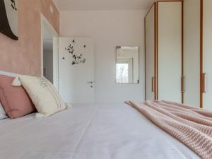 Apartment Casa Martina Wohnung mit Seeblick by Interhome