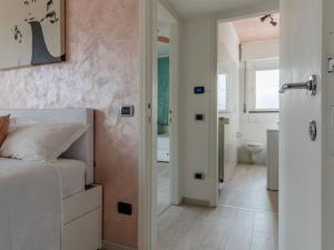 Apartment Casa Martina Wohnung mit Seeblick by Interhome