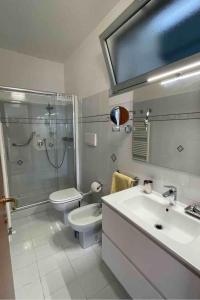 Apartment Junges Haus Wohnung mit Wasserblick by Interhome