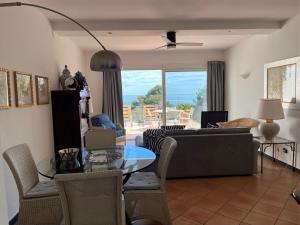 Apartment Junges Haus Wohnung mit Wasserblick by Interhome