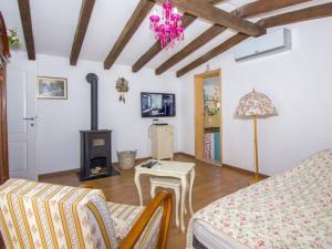 Holiday Home Hütte mit Garten- Grill und Terrasse by Interhome