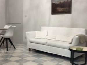 Apartment Wohnung Historisches Turin- by Interhome