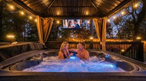 Keener Hollow Family Retreat Hot Tub Sauna Near Pigeon Forge