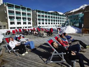 Apartment Teleo Vacanze - Olympisches Dorf Sestriere by Interhome