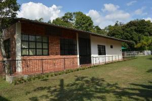 Finca Piscina Privada - 4 hab - Hermosa Vista