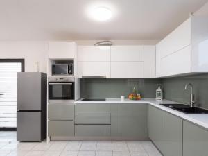 Holiday Home für 12 Personen in Stanići- Dalmatien - Mitteldalmatien by Interhome