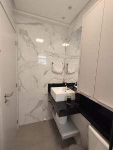 Apto novo 150 m do mar