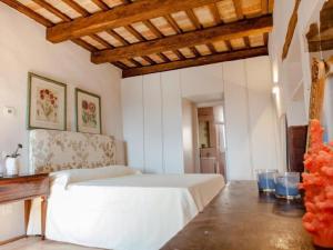 Holiday Home MarcheAmore - Torre da Bora- luxuriöser mittelalterlicher Turm by Interhome