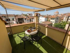 Apartment Ruhige Wohnung in Santa Croce mit Terrasse- Kathedrale von Florenz-Nähe by Interhome