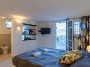 Apartment Einzimmerwohnung mit Terrasse und Blick auf den Berg by Interhome