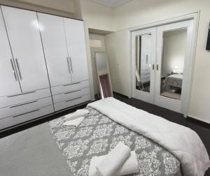 Piraeus City Center Apartment Port & Metro Dimotiko theatro