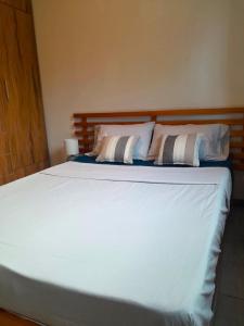 Sunny and cosy Albion