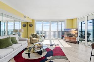 Direct Beachfront Unit - Shores of Madeira #505