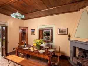 Holiday Home Villa Pruneto mit Pool in den Hügeln der Toskana by Interhome