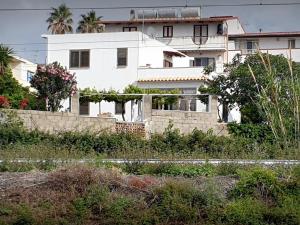 Holiday Home Ferienvilla bei Tropea mit Blick auf das Meer und die liparischen Inseln by Interhome