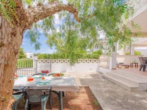 Holiday Home Villa Mezza Luna am Meer in Apulien by Interhome