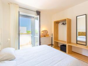 Apartment Appartamento Smeraldo by Interhome