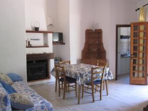 Apartment Charmante Wohnung Lungomare Cannigione by Interhome