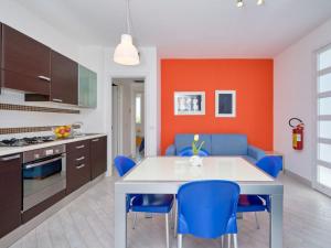Apartment in Marina Di Ragusa mit Garten und Terrasse by Interhome