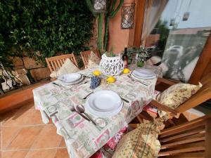 Apartment mit Kamin- Terrasse und Meerblick by Interhome