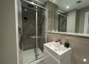 Green Diamond Brighton