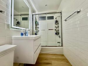 Proper Stays at Melrose Place - West Hollywood Premium G suite