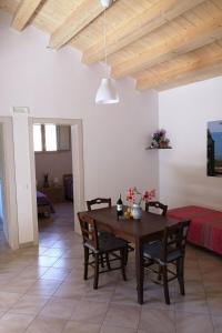 Holiday Home Schöner- neuer und zentraler Bungalow direkt am Sandstrand auf Sizilien by Interhome