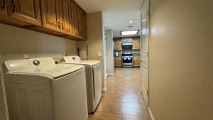 Modern 2BD Apartment with 2 Baths in Alhambra