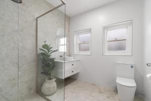 Stylish CBD Stay on Anson - Sleeps 8