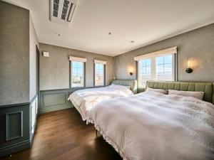 2026年1月新規オープン 軽井沢町新築高級貸別荘ヴィラ 薪ストーブある5ldk