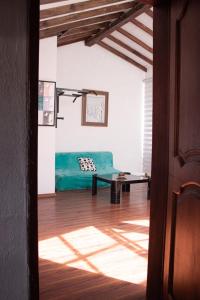 Apartamento en tercer piso con 2 habitaciones y terraza