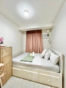 Cozy 2 Bedrooms Condo For Family & Group Stays with Netflix, Wifi & Board Games by Gerra Unit Clea