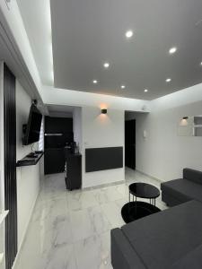 MoonWhite - Basel - AirPort - HighQuality