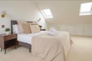 Luxury 5 Bed Home near Earls Court