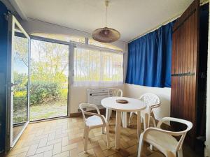 Argelès-sur-Mer : T2 bis face plage, loggia vue mer - FR-1-309-254