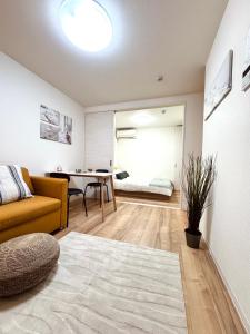 天下茶屋徒歩圏内 花園町駅徒歩3分 難波 梅田に直通 トイレと浴室付き まるまる貸切 部屋35平 203室