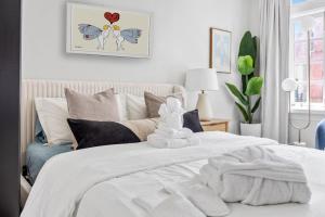 The West Village Penthouse Huge Windows Desk Skylights Cobblestone Street