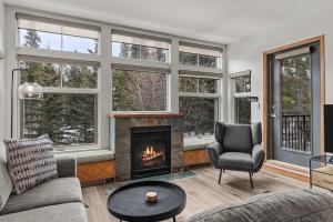 Tranquil Condo In The Trees Spacious 2Bd Hot Tub & Pool