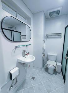 Pool View with Massage Chair-5 mins to Cebu Airport