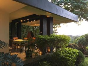 Modern Room with beautiful pool