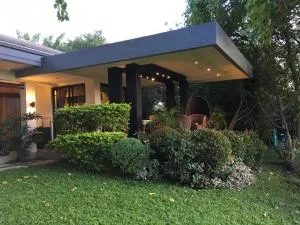 Modern Room with beautiful pool - Orion