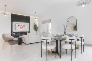 Free housekeeping visits during your stay - StayShort - Comfortable 5BR Apartment in JBR with Gorgeous Views