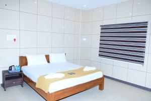 ARS INN AND MINI HALL Vellore