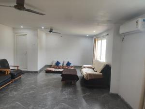 siva rama resort very big family room forpartys 2 attached bathroom ,geezars 20 pix night stay,50 members setting, 2swimming pools,Box cricket ,settil, vally ball, foot ball, basket ball day & night play dora thota,to bheemili, vizag