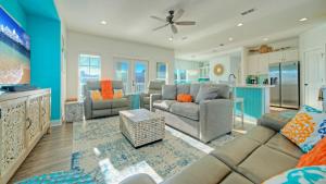 Barking Shark by AvantStay Coastal Home • Private Pool Beach Access Game Room
