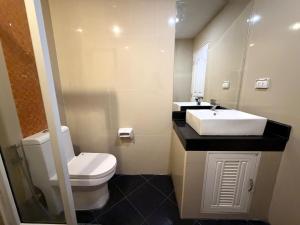 Modern Studio with Balcony and Pool - Pratumnak Hill